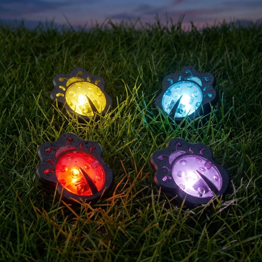 Solcelledrevet LED-jordlampe med mariehønemotiv, farvet – 1 stk.