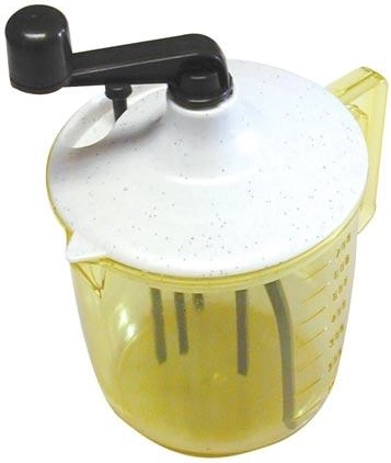 Manuel pisker 0,75 l med plastbeholder og piskeris, mix af farver