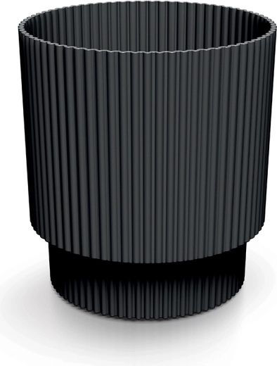 Milly urtepotte 16,8 cm kulsort – moderne plastcover med riller