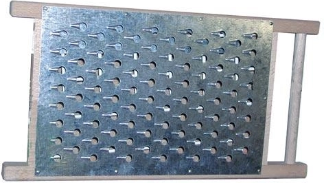 Rivejern til rødbeder med træhåndtag 22 × 44 cm