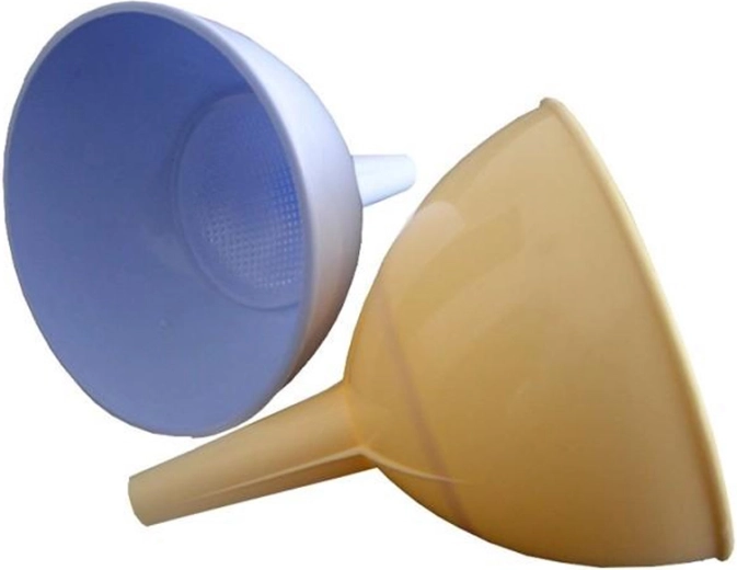 Plasttragt med si 10 cm