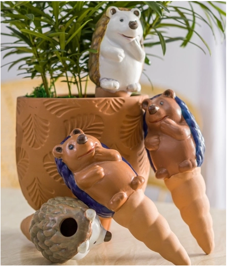 Keramisk selvvandende pindsvin til urtepotte 7,8 × 16,5 cm, miks af farver