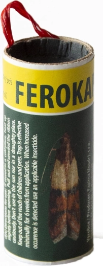 Klæbrig feromonfælde til møl i fødevarer og stuefluer FEROKAP