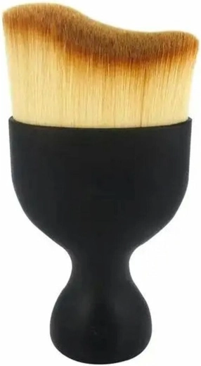 Børste til rengøring af bilens interiør