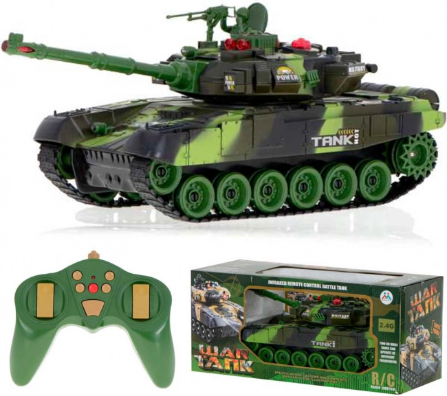 Militært tank med fjernbetjening og skovcamouflage