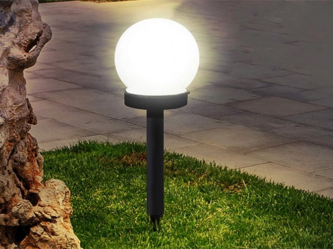 Solcellehave lamper hvide kugler med LED belysning
