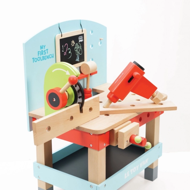 Mit første arbejdsbænk med værktøj fra Le Toy Van