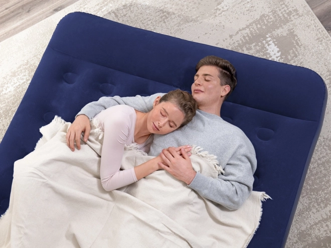 Oppustelig madras Queen med indbygget pumpe fra Bestway