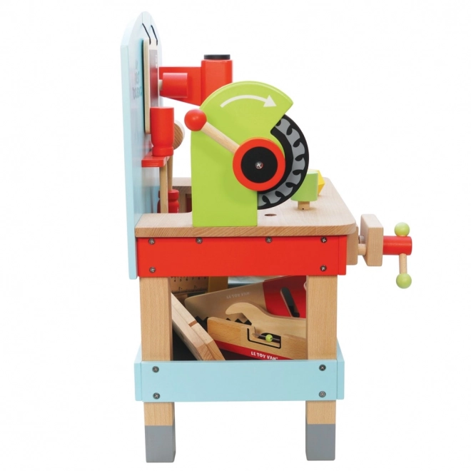 Mit første arbejdsbænk med værktøj fra Le Toy Van