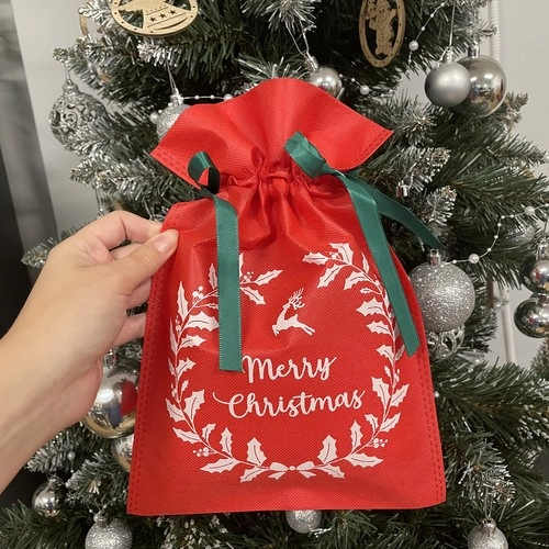 Festligt design med teksten “Merry Christmas”