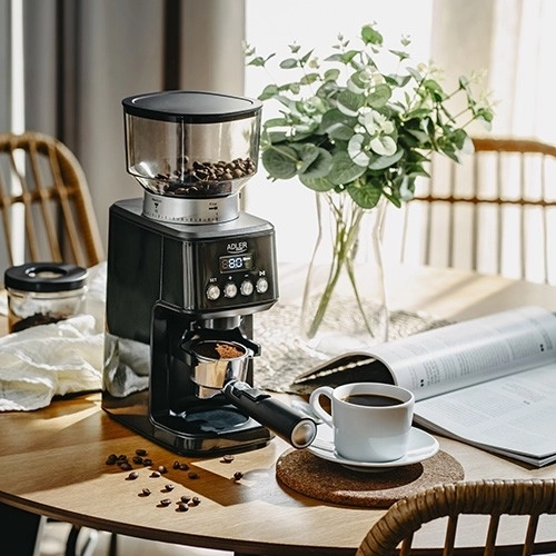Malet kaffekværn Adler
