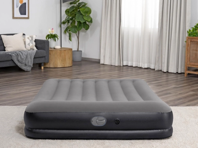Oppustelig madras Tritech med USB pumpe