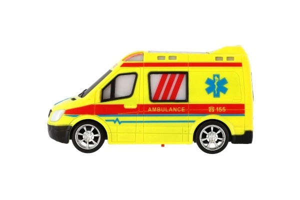 Auto RC ambulance plast 20cm fjernbetjening 27MHz på batterier med lys i kassen 28x13x11cm