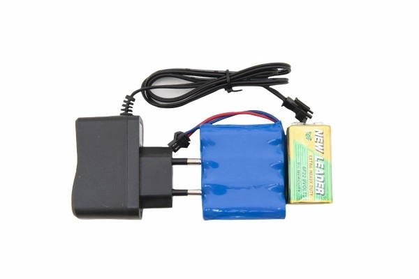 Tank RC plast 27cm 27MHz med batteri+opladningspakke med lyd i kasse 37x17x19cm