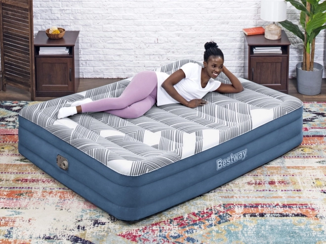 Komfortabel madras Bestway 2s Queen 203x152x36cm med indbygget pumpe 6712Y