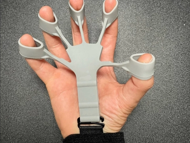 Fingersimulator til styrkelse og terapi af hænder