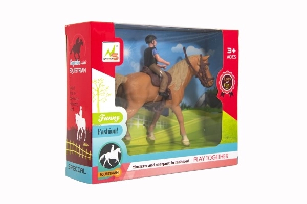 Hest + jockey plast 15 cm i kasse 20x16x5,5 cm