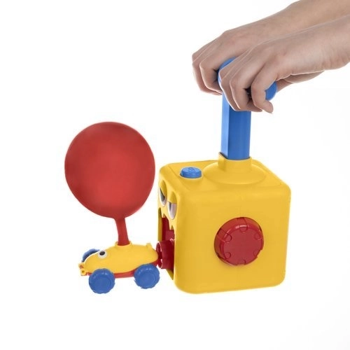 Bil og oppustelige balloner