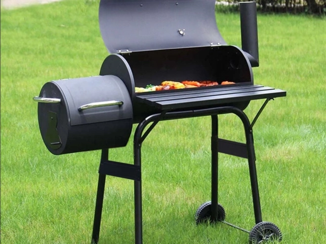 Havegrill til trækul med rygeovn og hjul