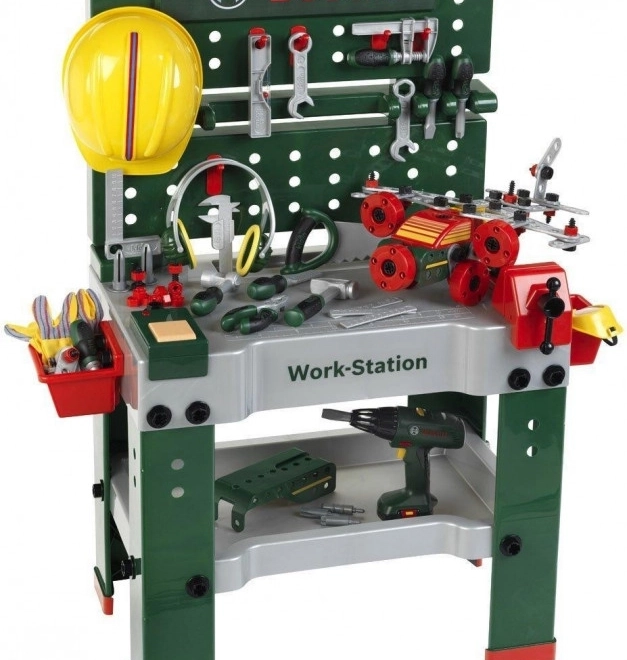 Realistisk arbejdsbord med pegboard
