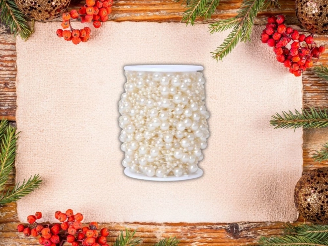 Perlekæde i hvide perler til juletræspynt