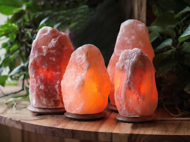 Stor himalayansk saltlampe ionisator