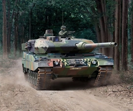 Plastikmodel Leopard 2A6/A6NL