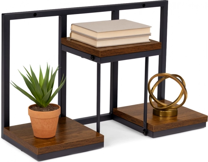 Praktiske hylder i trædekor