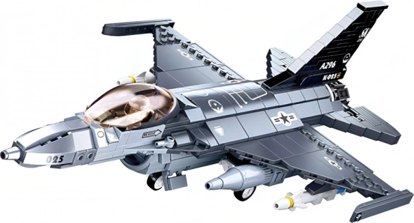 Realistisk model af F-16-jagerfly med detaljeret bevæbning