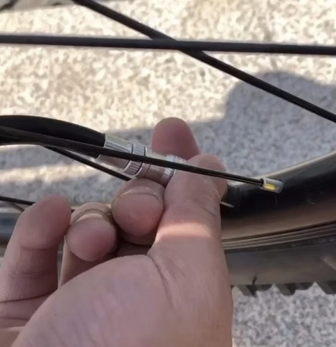 Håndpumpe til cykler med holder Trizand