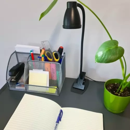 Bordlampe med klips sort Izoxis