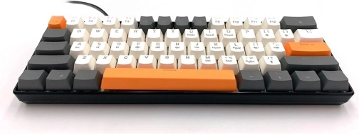 Kompakt 60% design med 61 taster