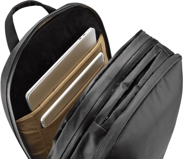 Sikker opbevaring af 17″ bærbar