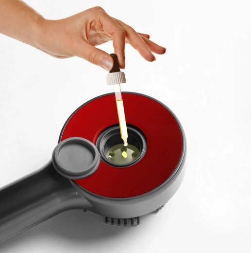 Integreret beholder til serum