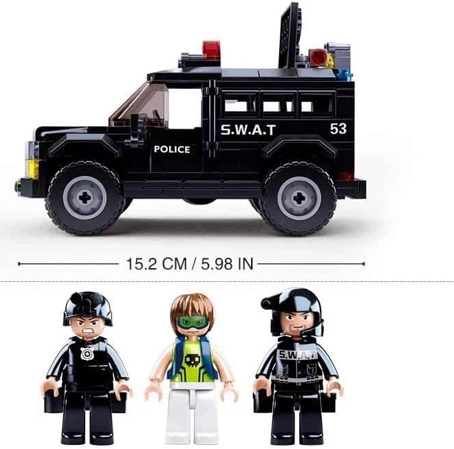 Tre figurer og masser af tilbehør