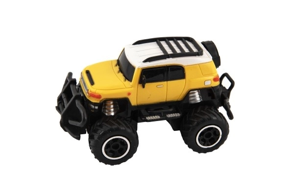 Auto RC mini SUV plast 14cm 27MHz fjern. betj. på bat. med lys. 2 farver i krab. 16x12x10