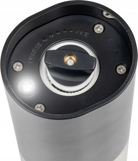 Justerbar grovhed og LED‑lys for præcis krydring