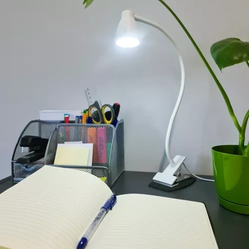 Hvid bordlampe med klips Izoxis