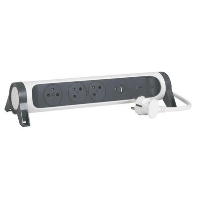 Forlængerledning med overspændingsbeskyttelse og USB A/C, 1,5 m