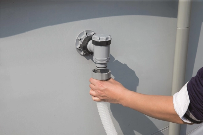 Solpanel til opvarmning af vand i poolen