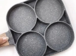 Pande til æg og pandekager til induktion og gas med 4 sektioner og nonstick-belægning