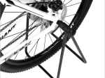 Sammenklappeligt service­stativ til baghjul på cykel